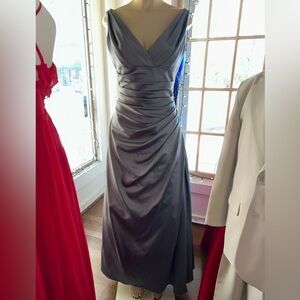 Elegant Gray Sleeveless Gown